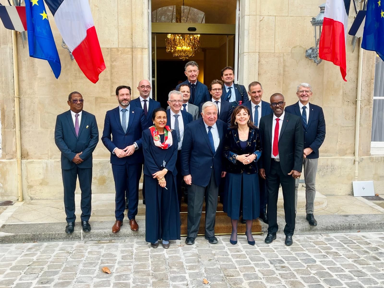 Réunion de travail entre les Présidentes et Présidents de Régions et le Président du Sénat Gérard Larcher