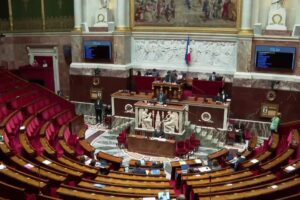 Carole Delga, Présidente de Régions de France, salue l’adoption du projet de loi constitutionnelle pour une Corse autonome dans la République